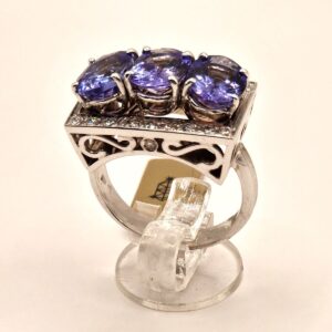 Anello Tanzaniti e brillanti
