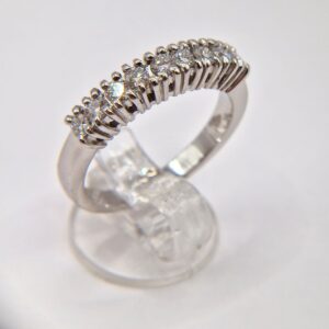 Anello veretta con brillanti