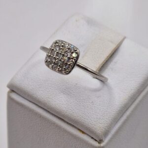 Anello a pavé di diamanti