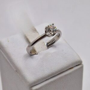 Anello "solitario"