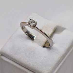Anello "solitario"