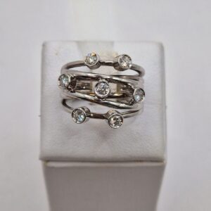 Anello a fascia "gioco di luce"
