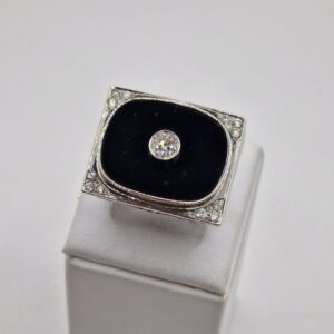 Anello “Onice e brillanti” ovale