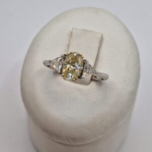 Anello "yellow e trillant"