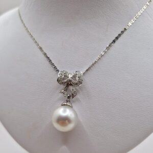 Collier “Fiocco” e perla “Australiana”