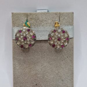 Orecchini "toppa" con rubini e rose