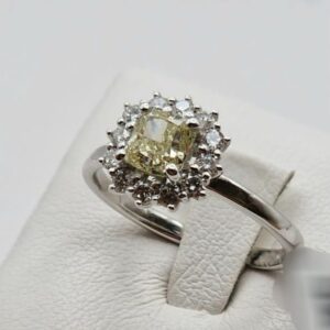 Anello diamante "light yellow"