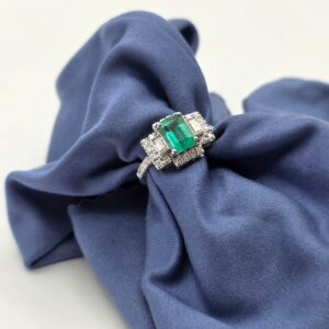 Anello “Smeraldo e Diamanti”
